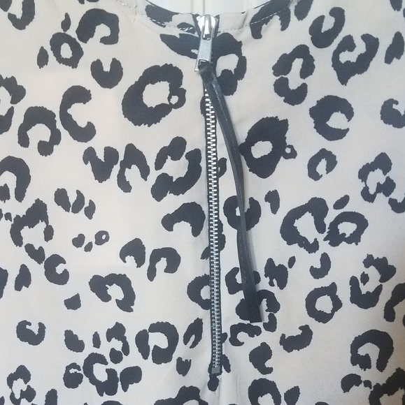 Top - Picture 2 of 4